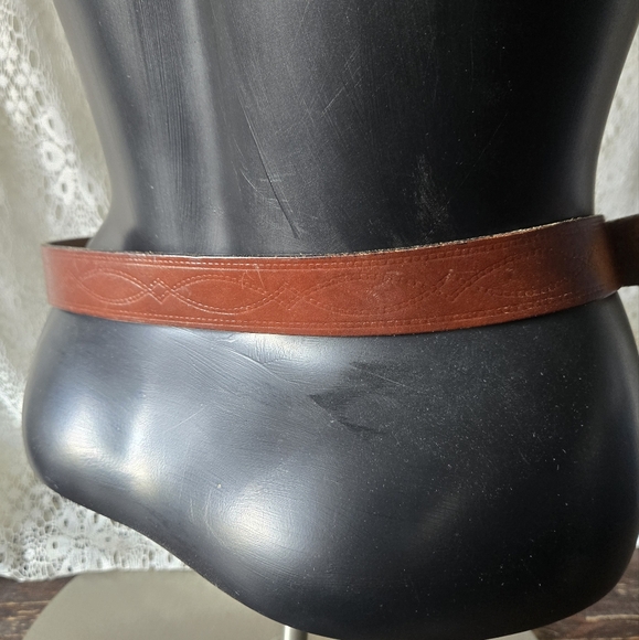 Vintage Brown Leather Belt w/ Brass Buckle & Stitched Oval Detail OS - Picture 5 of 13